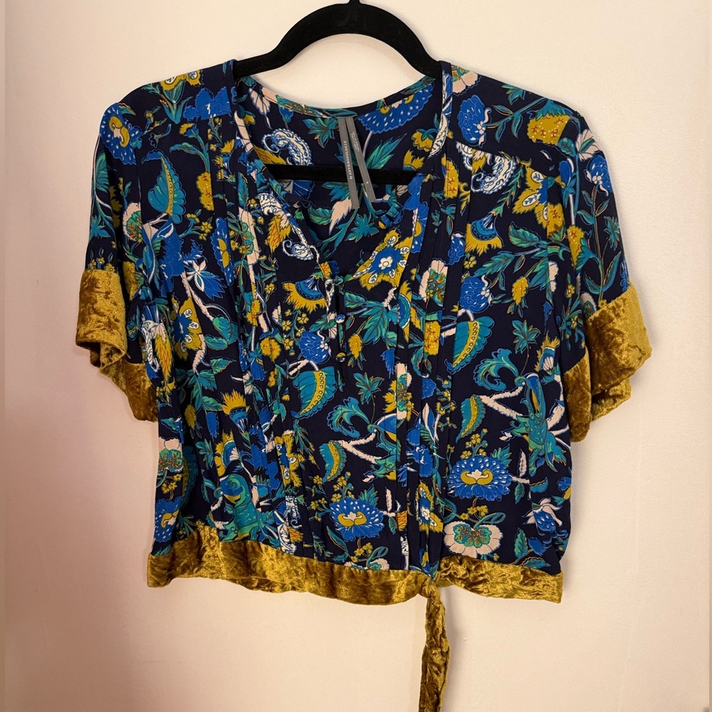 Anthropologie Cropped Short Sleeved Top